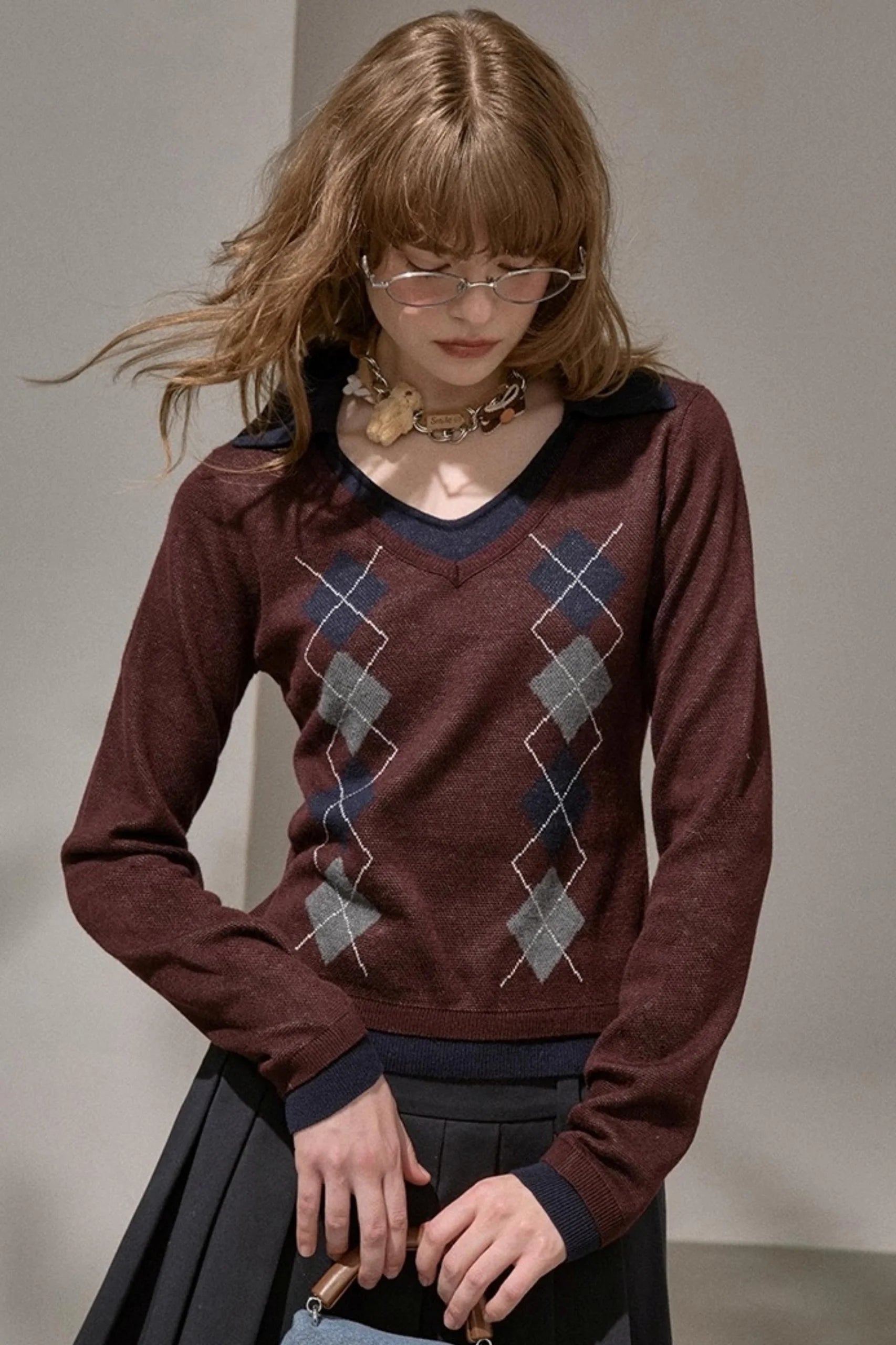 Contrast V-Neck Pullover