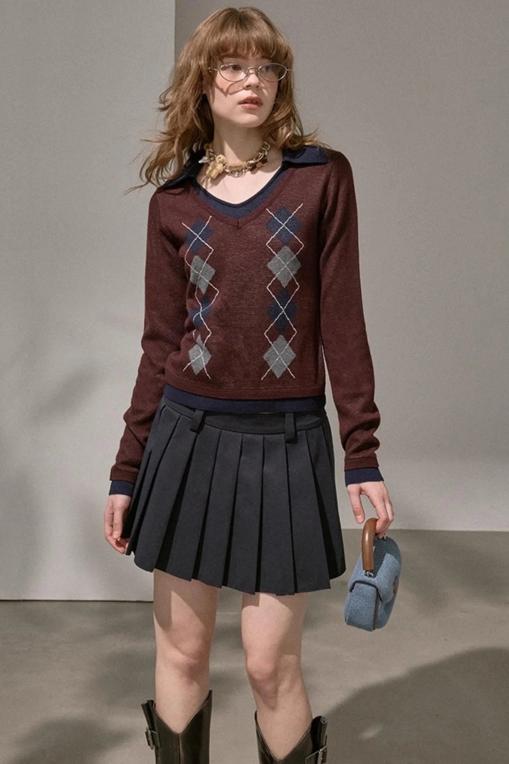 Contrast V-Neck Pullover