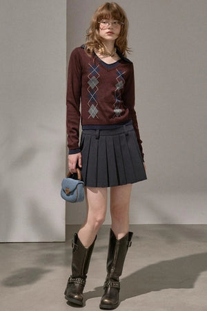 Contrast V-Neck Pullover