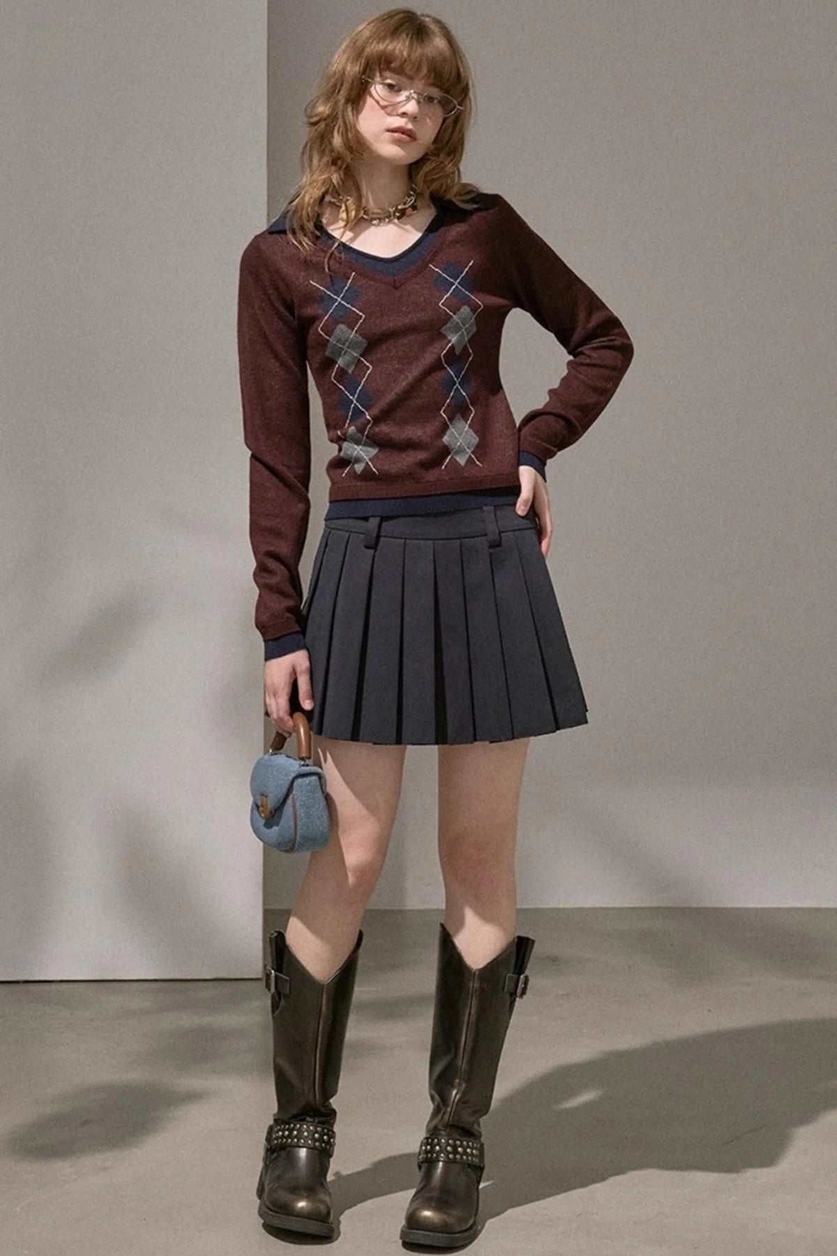 Contrast V-Neck Pullover