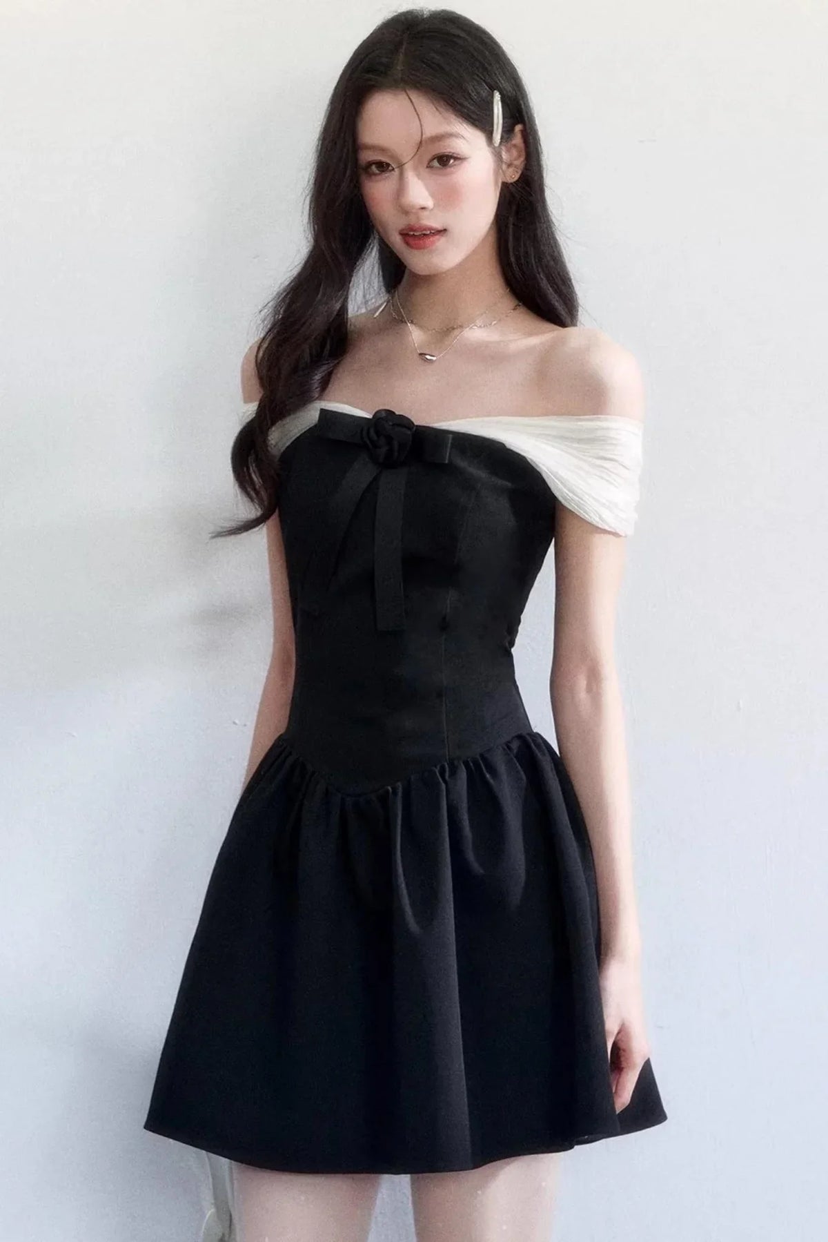 Contrasting Color Off-Shoulder Dress