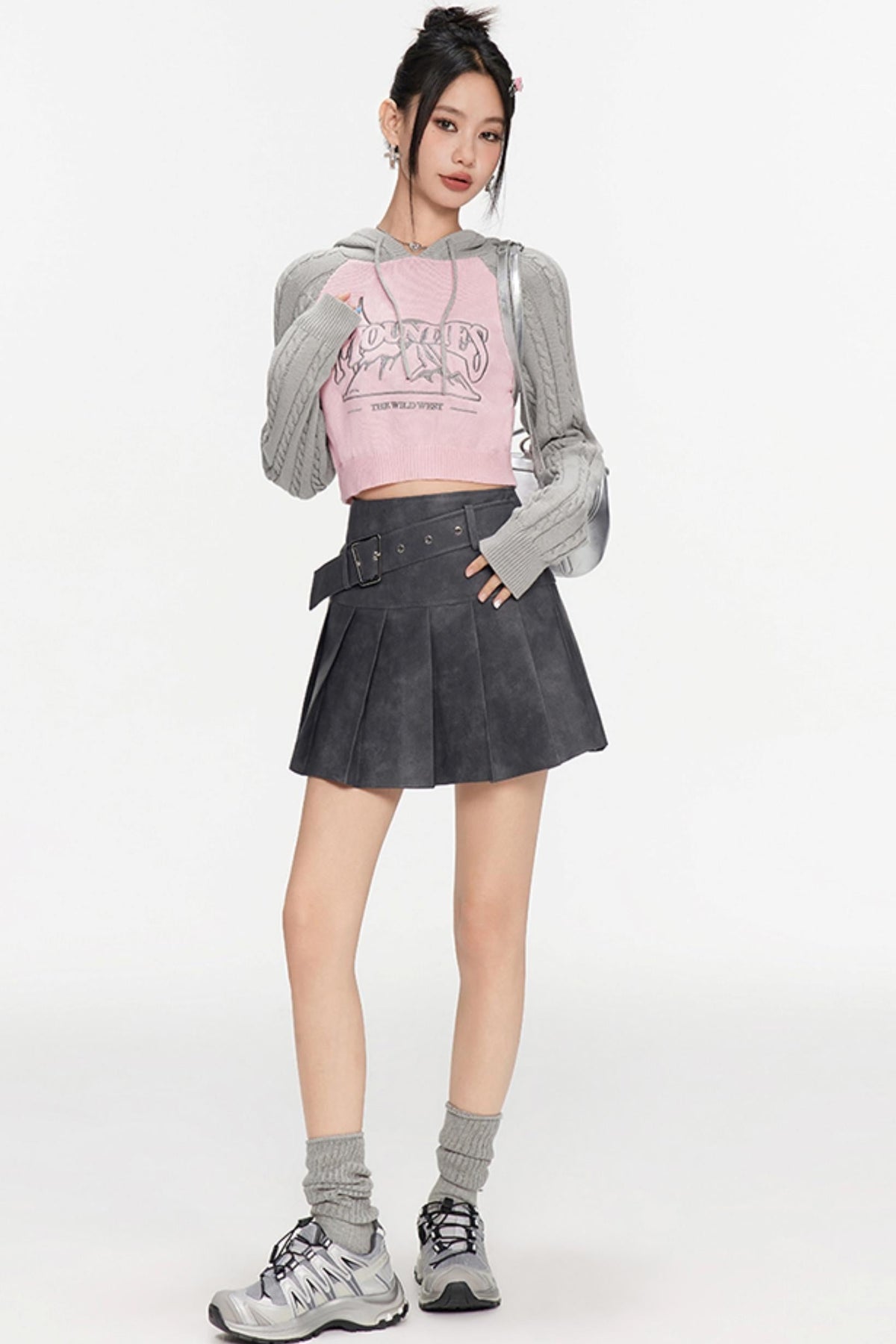 Contrasting Cropped Sweater