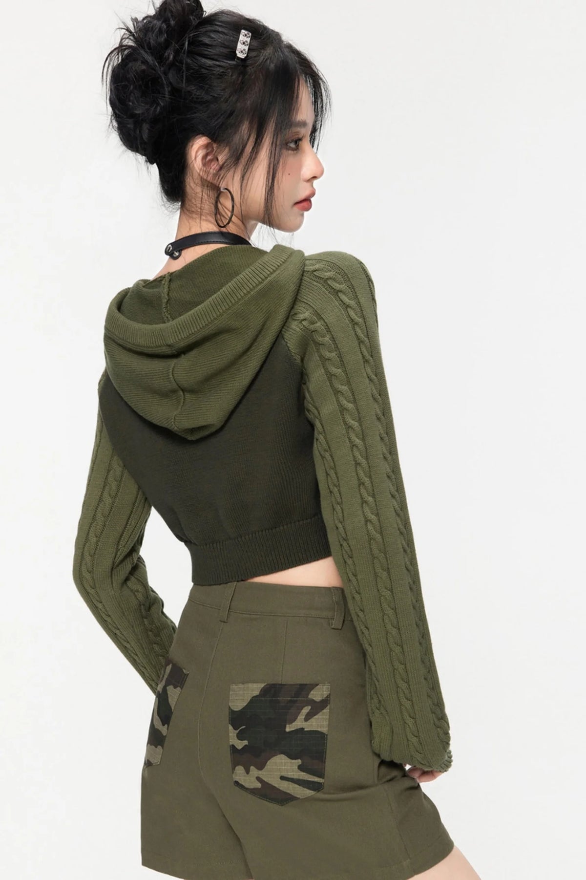 Contrasting Cropped Sweater