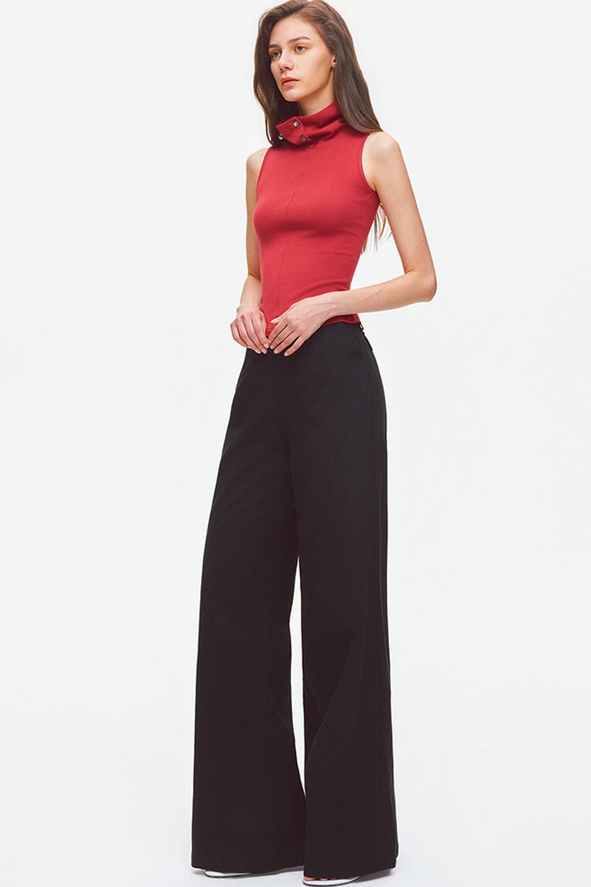 Convertible Collar Sleeveless Knit Top