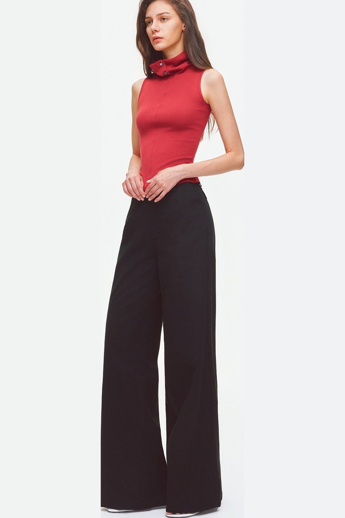 Convertible Collar Sleeveless Knit Top