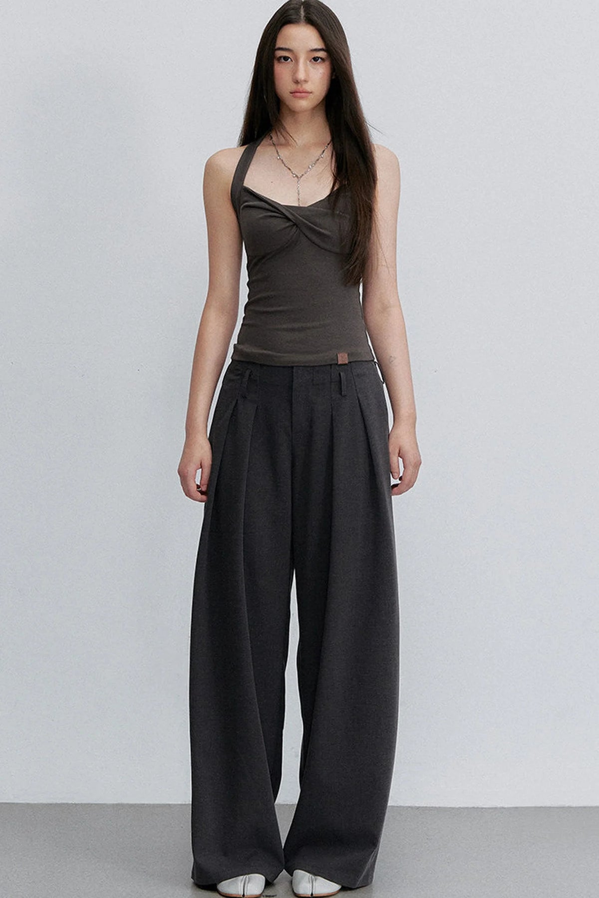 Cross-Knot V-Neck Knit Vest