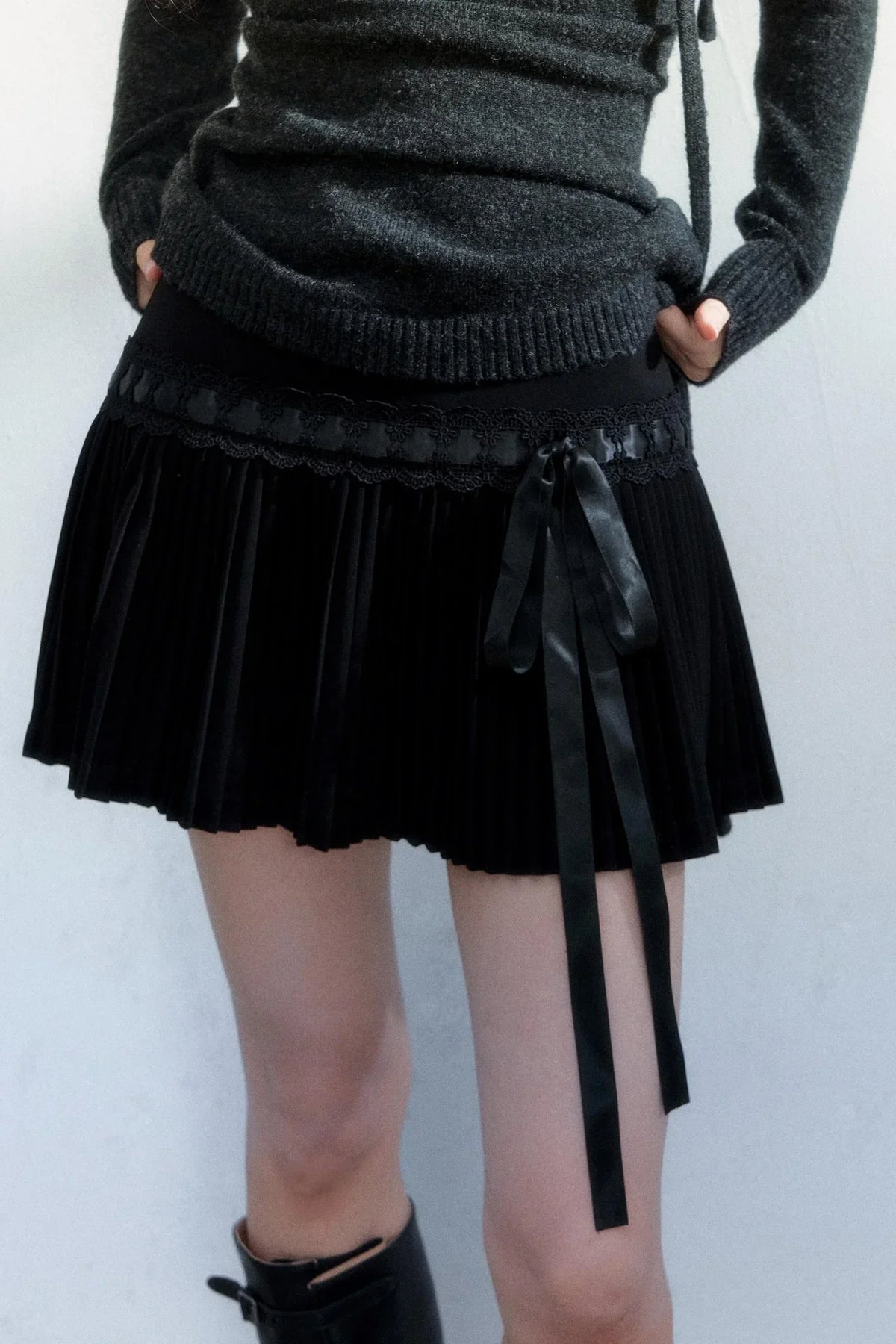 Dark River Lace Pleated Skirt