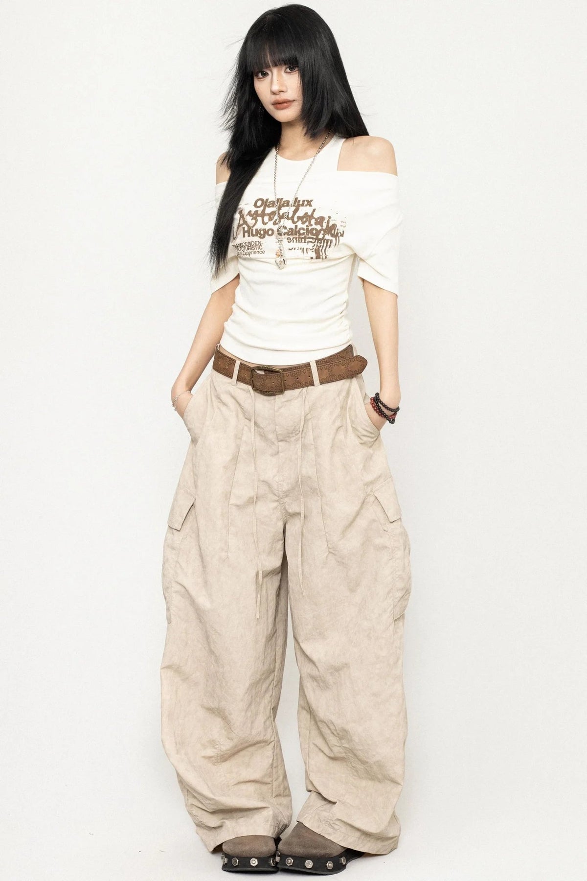 Design Neck Short Top
