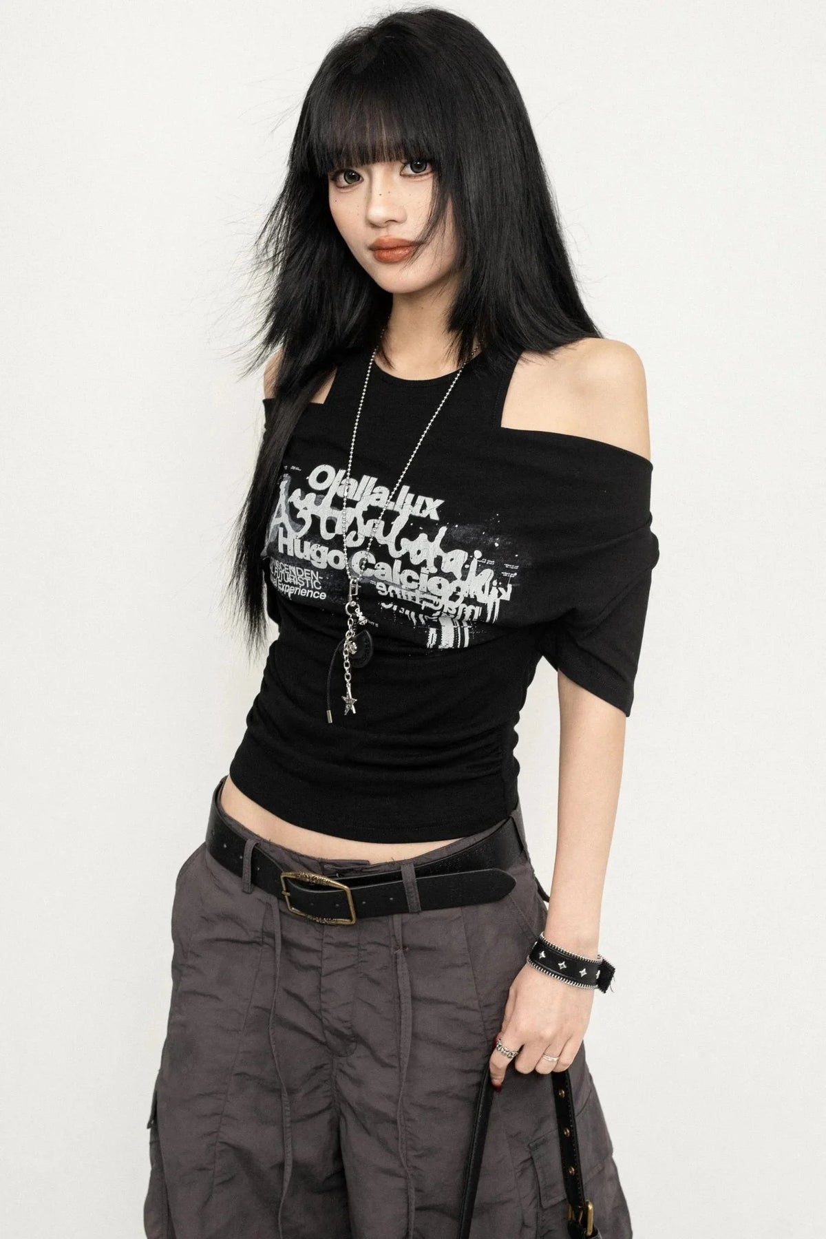 Design Neck Short Top
