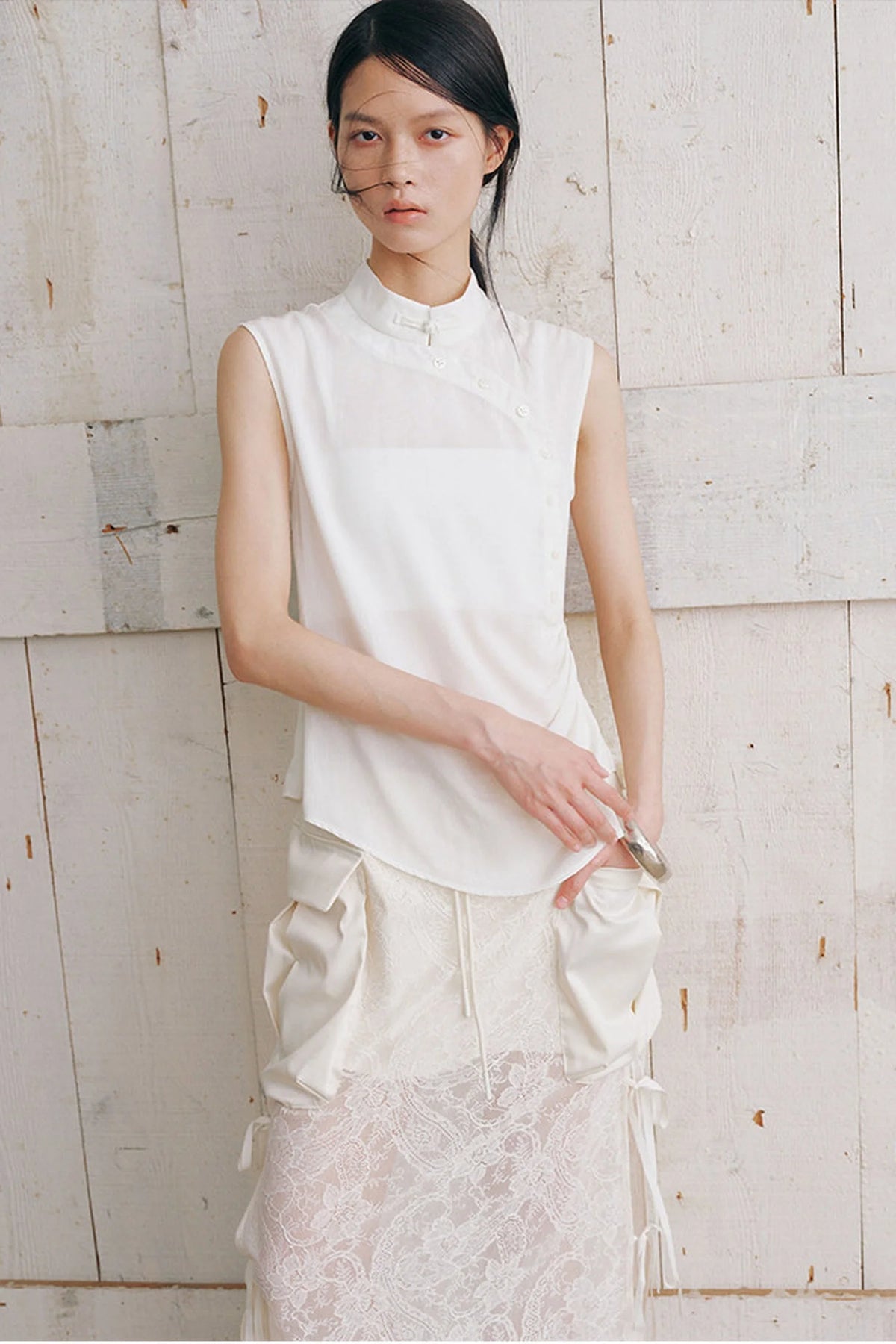 Detachable Cape Sleeveless Shirt