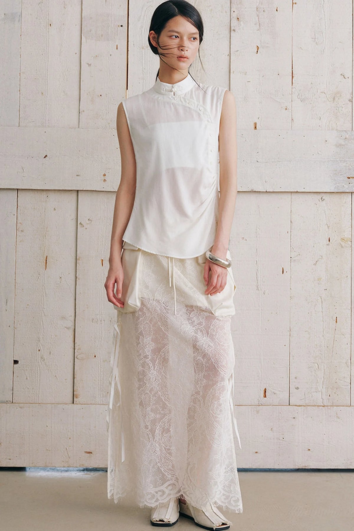 Detachable Cape Sleeveless Shirt
