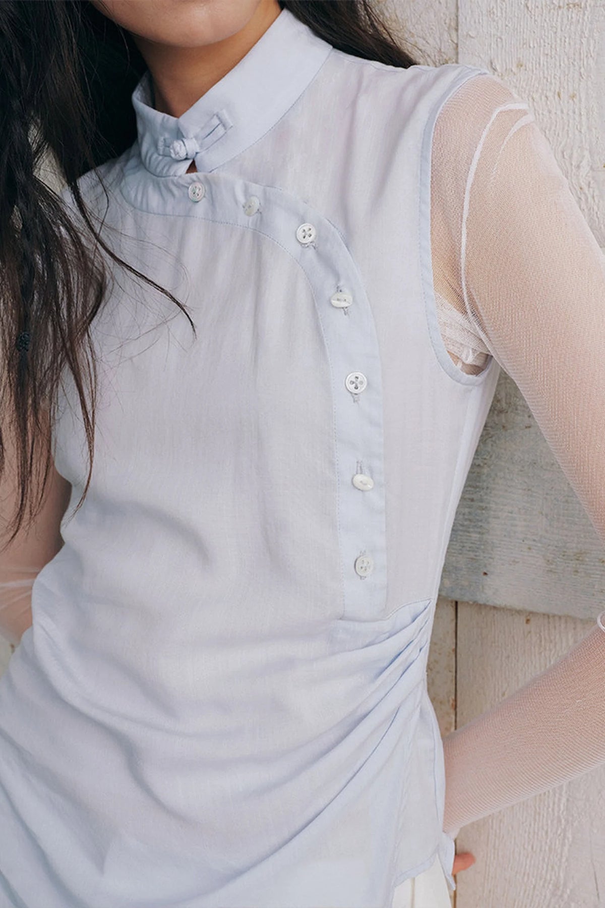 Detachable Cape Sleeveless Shirt