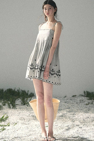Double-Sided Wave Hem Dress