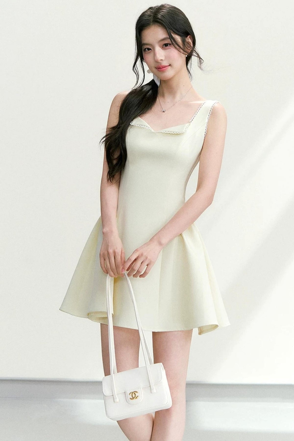 Elegant Waist-Cinching Dress