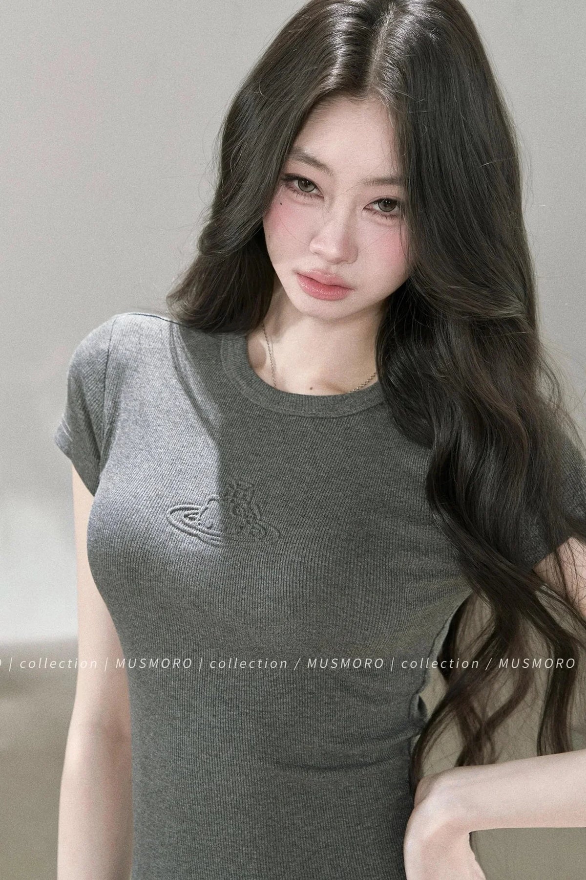 Embossed Cat Irregular Hem Bamboo Cotton T-Shirt
