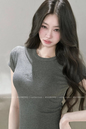 Embossed Cat Irregular Hem Bamboo Cotton T-Shirt