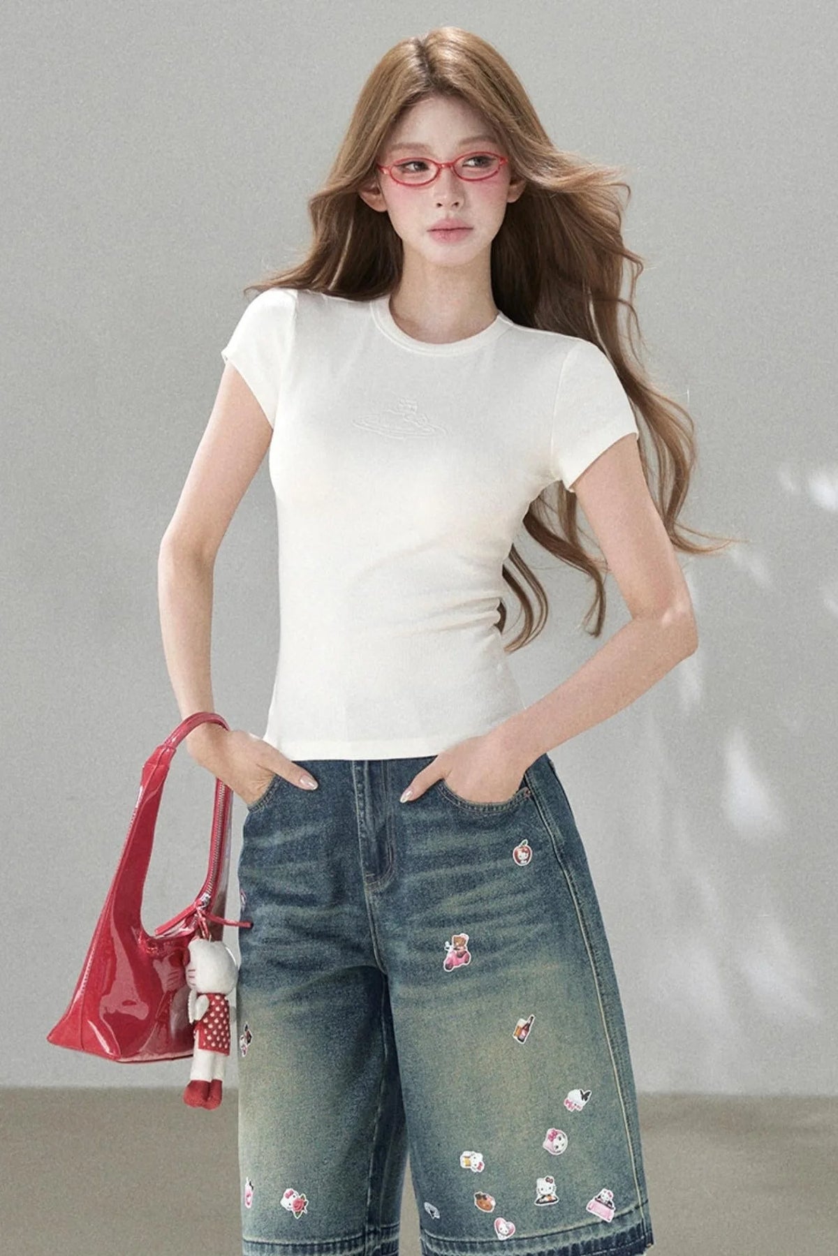 Embossed Cat Irregular Hem Bamboo Cotton T-Shirt