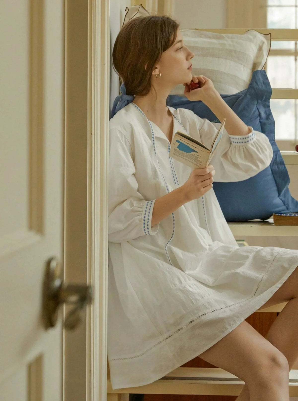 Embroidery White Streamer Dress
