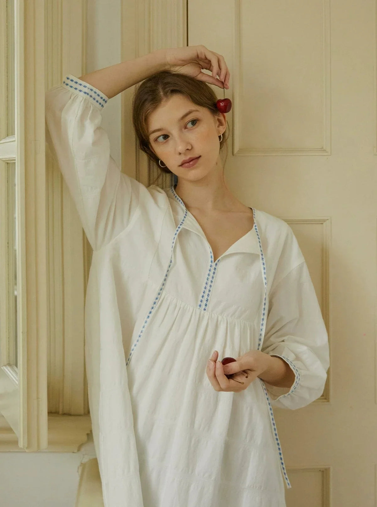 Embroidery White Streamer Dress
