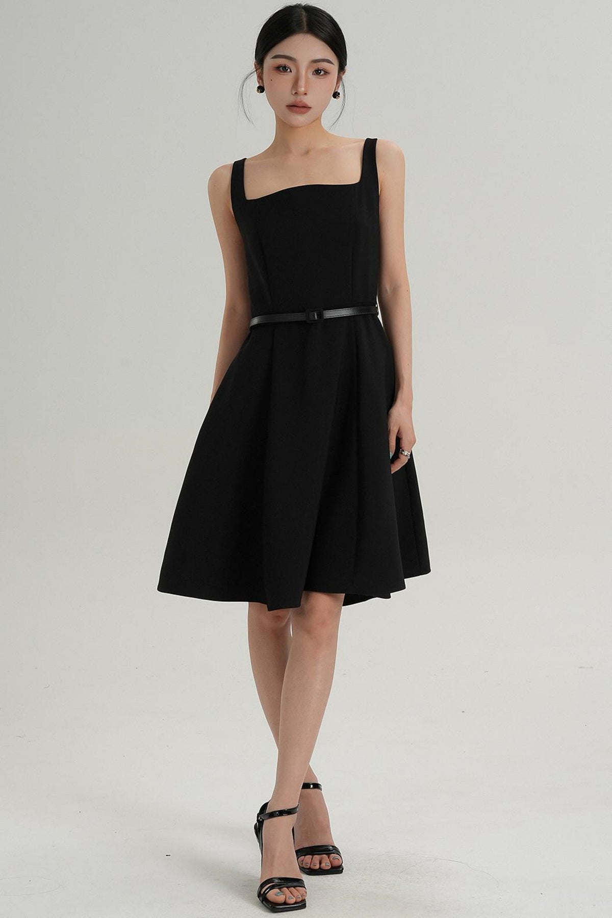Feminine Silhouette Dress