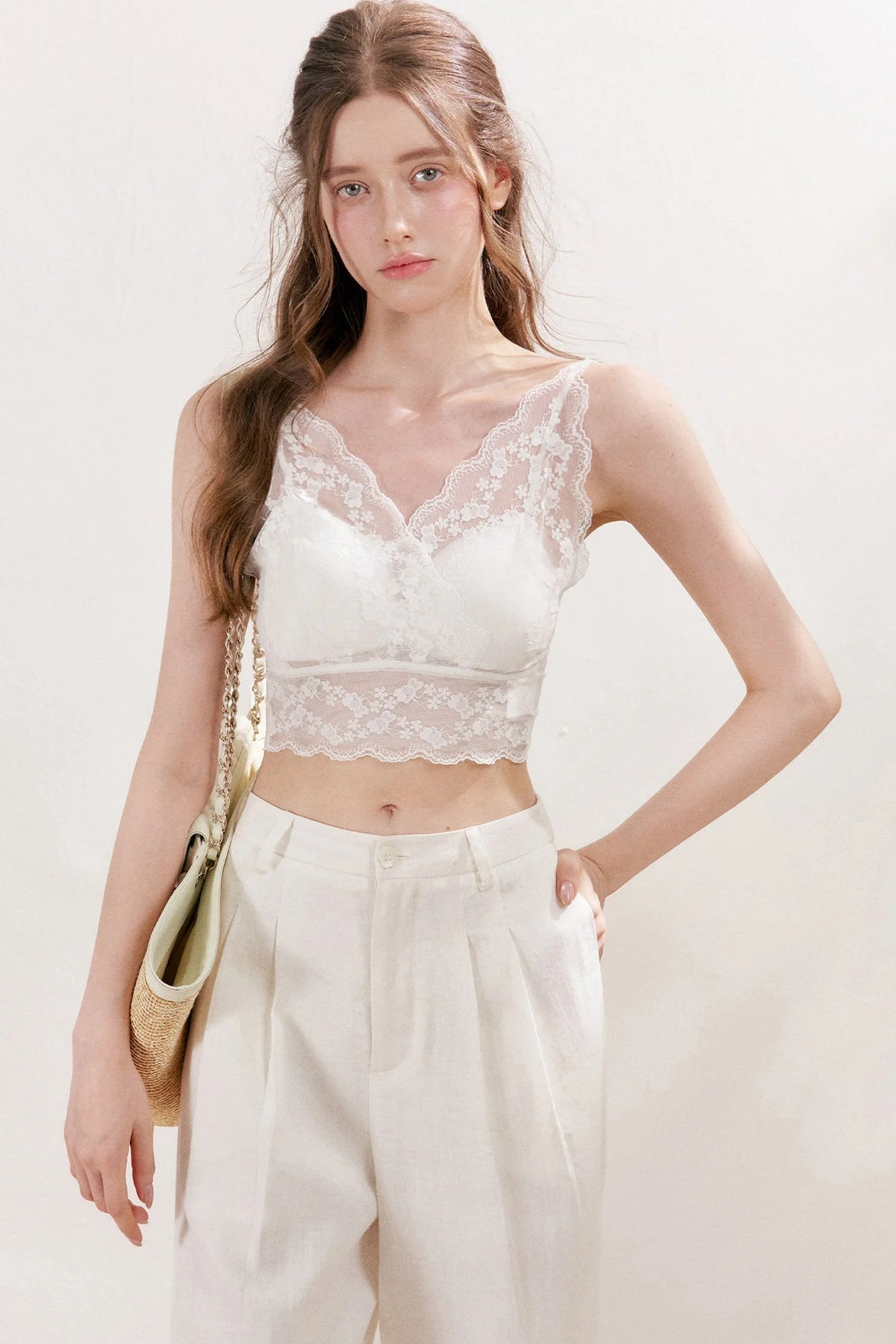 Five-Petal Flower Lace Camisole With Built-In Cup