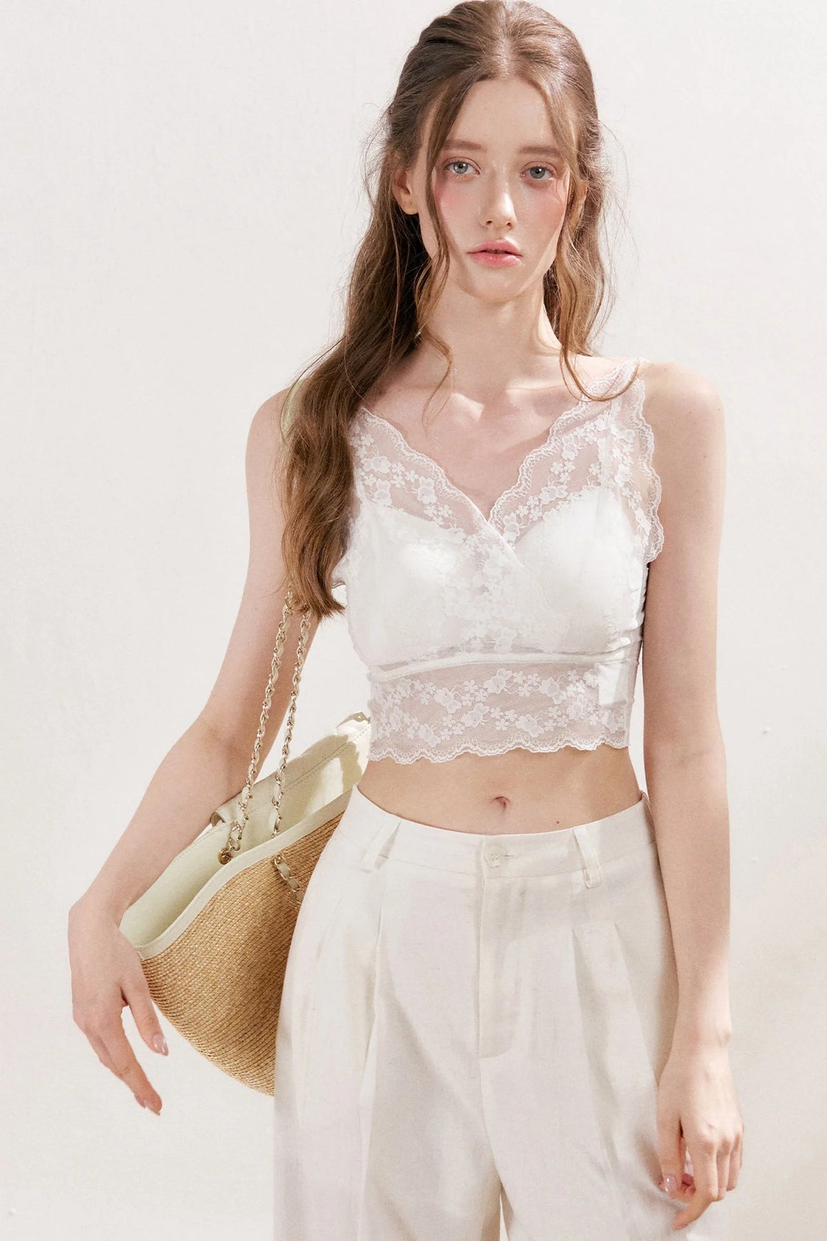 Five-Petal Flower Lace Camisole With Built-In Cup