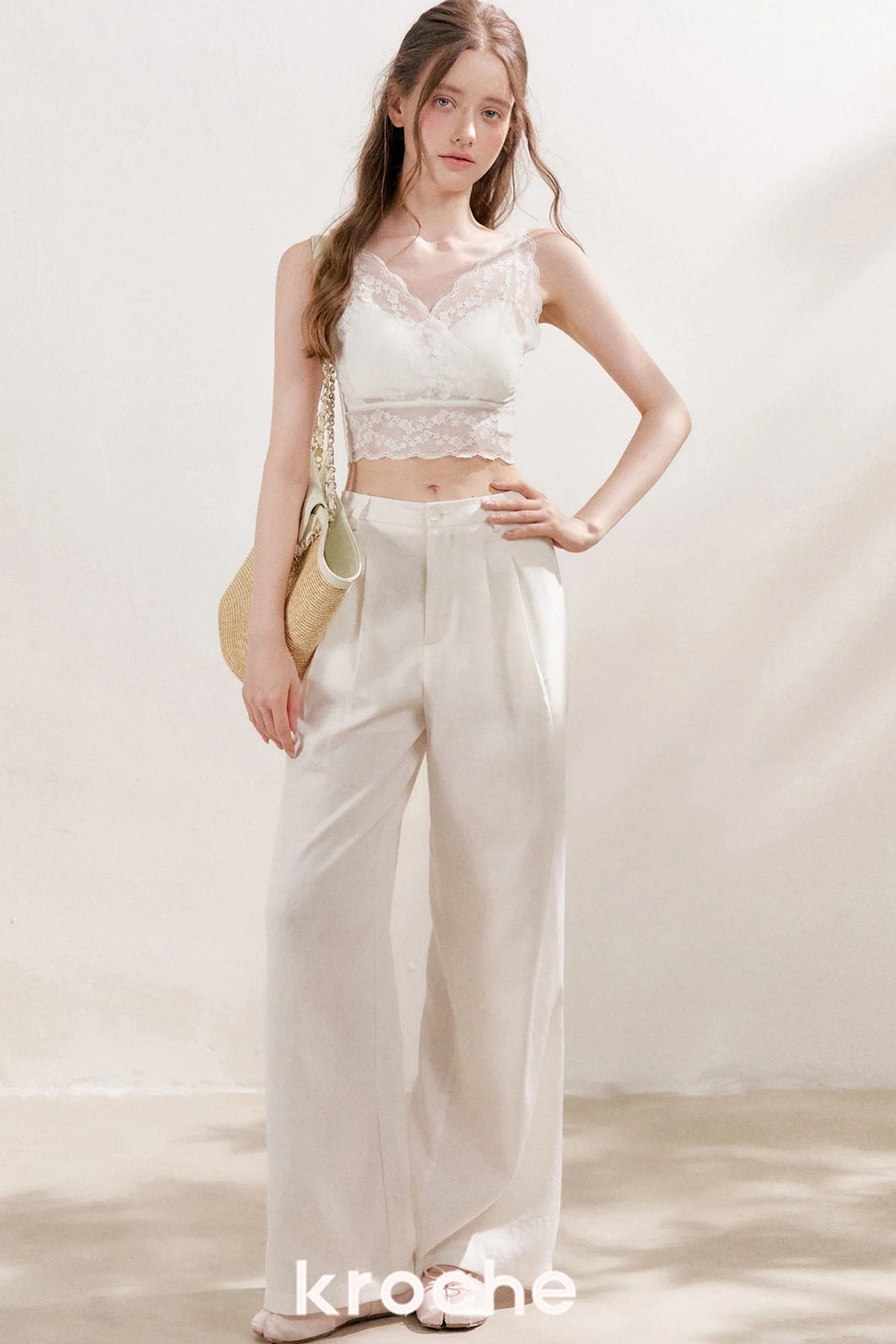 Five-Petal Flower Lace Camisole With Built-In Cup