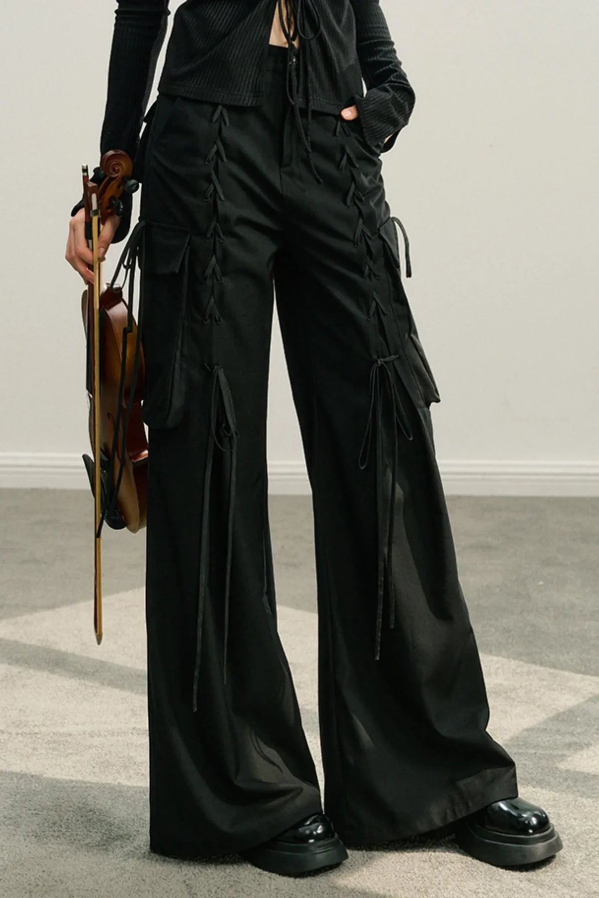 Flabby Leg-Length Strappy Pants