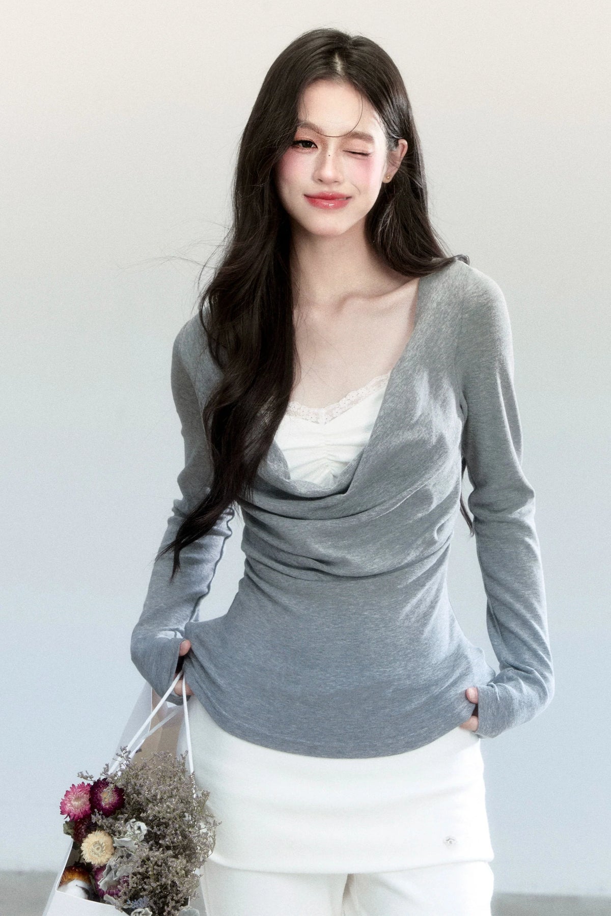 Fragile Gray Flower Swing Knitwear