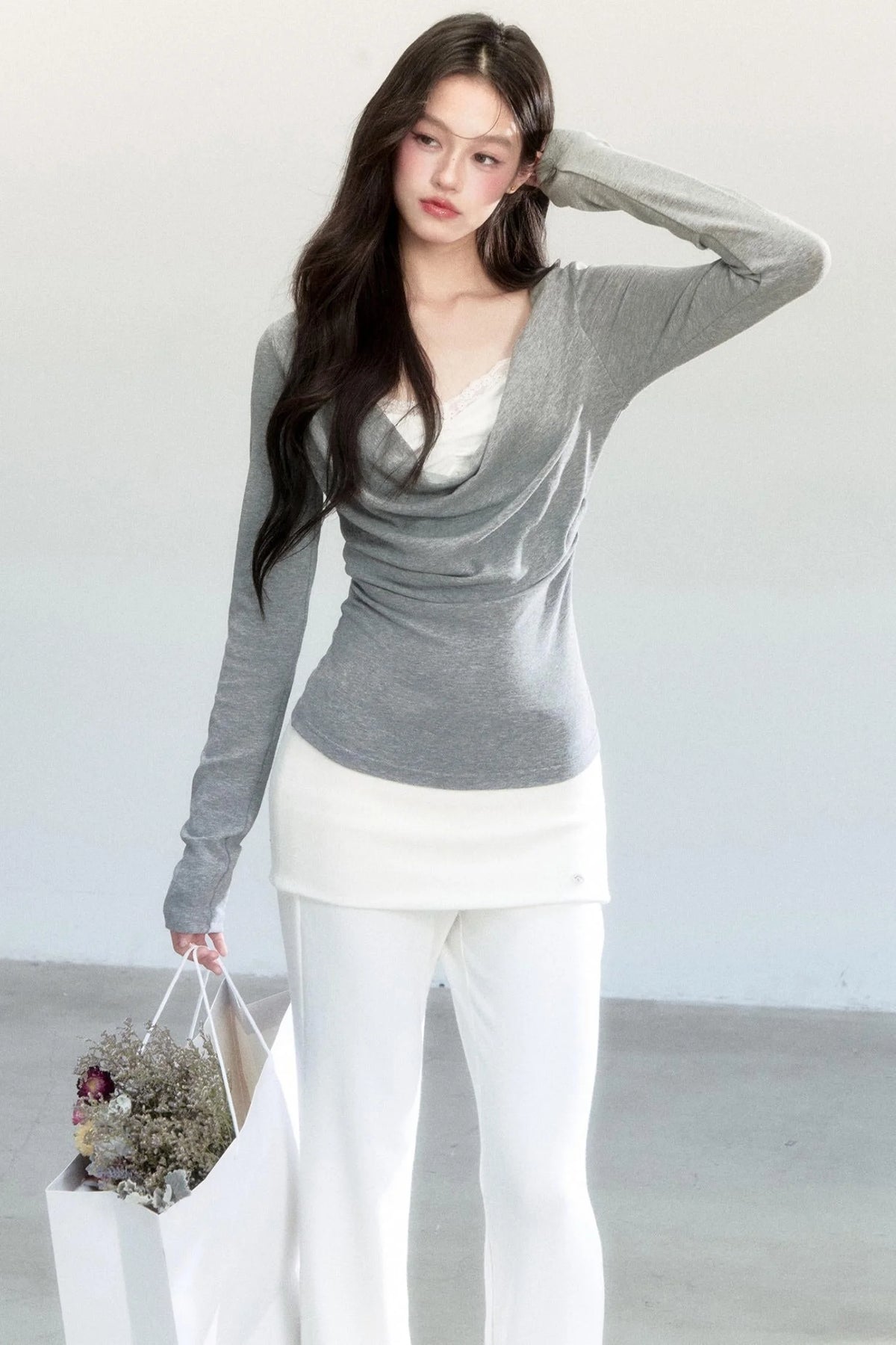 Fragile Gray Flower Swing Knitwear