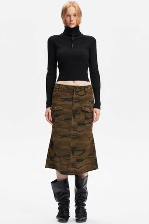 Half-Turtleneck Zip-Up Knitted Design Top
