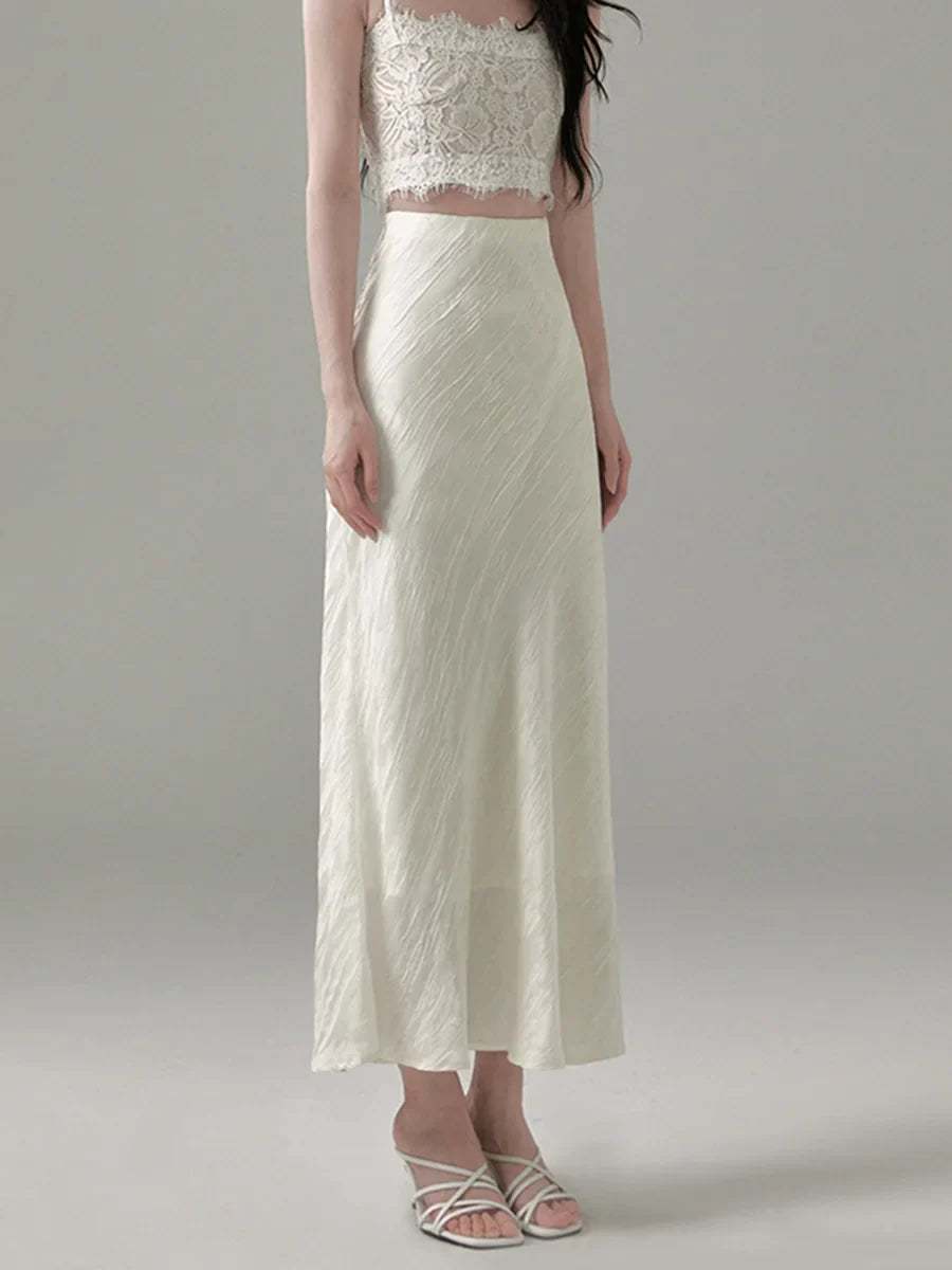 High-waisted slim skirt