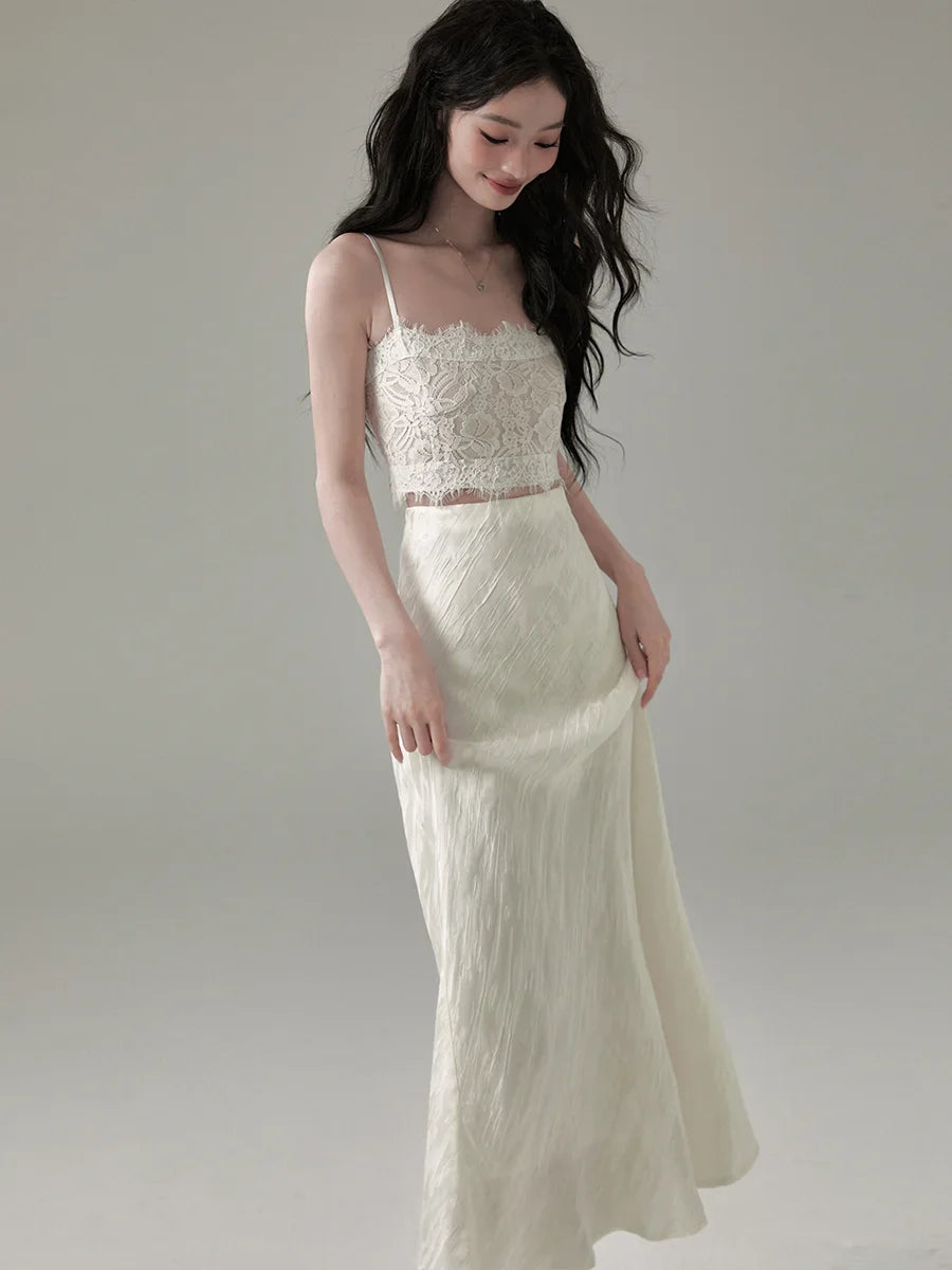 High-waisted slim skirt