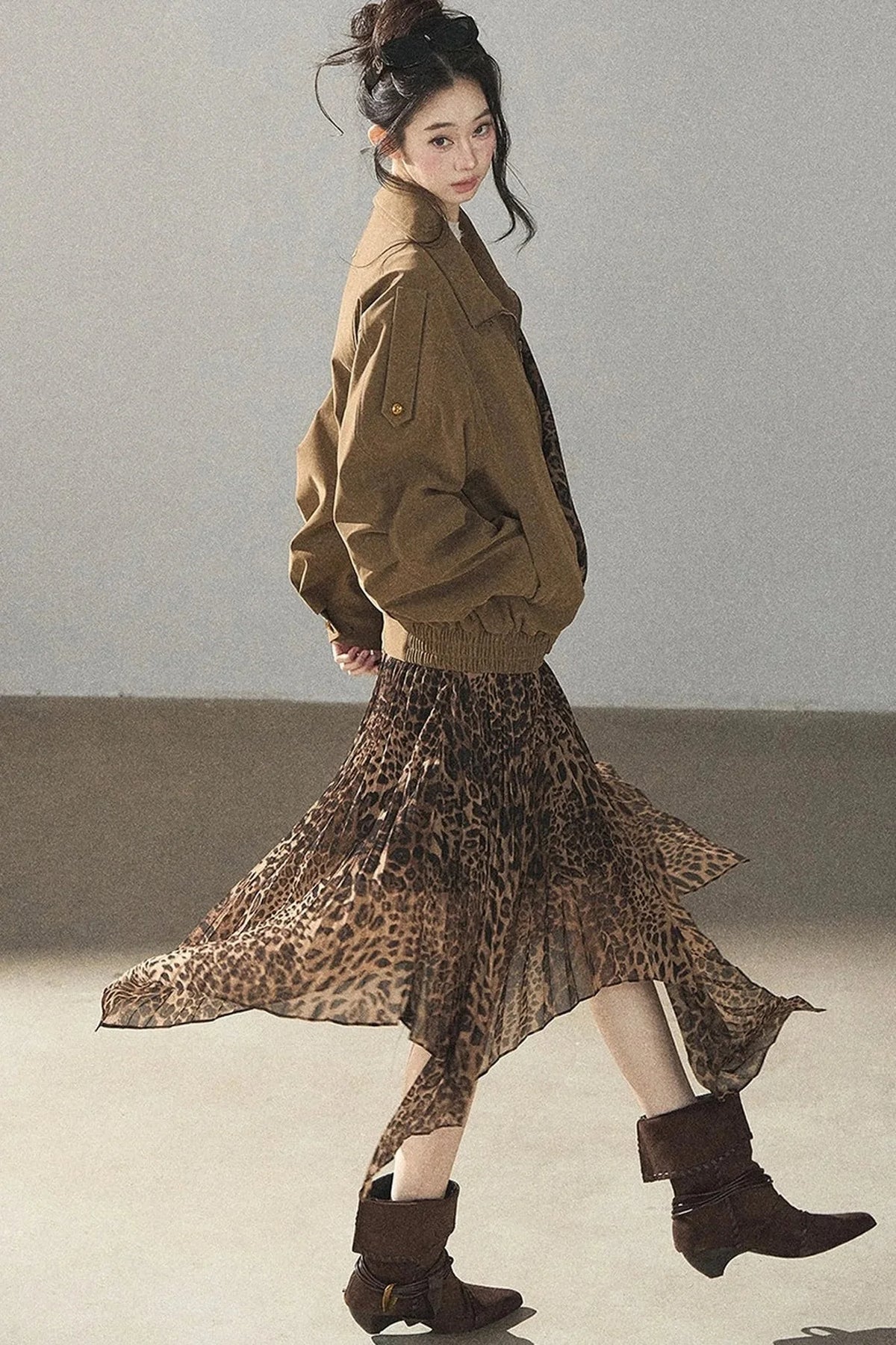 Irregular Hem Stacked Pleats Leopard Skirt