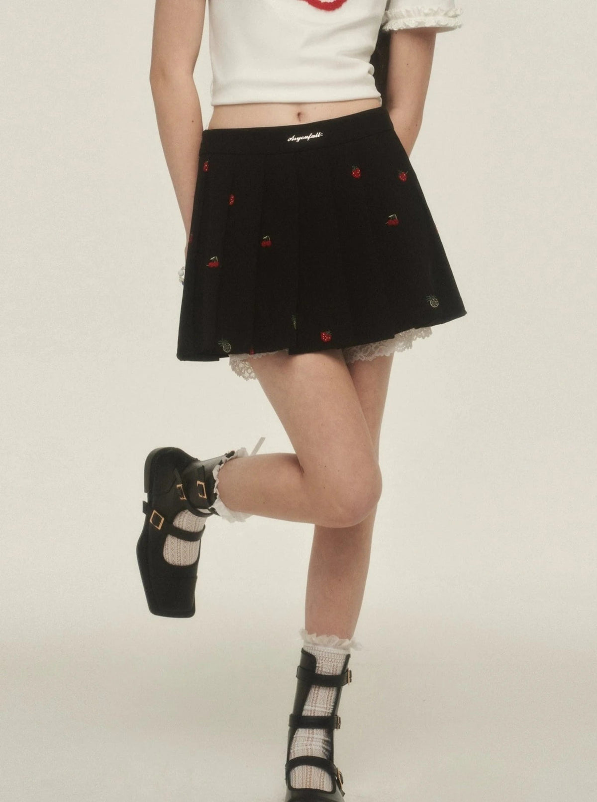Lace Floral Pleated Skirt