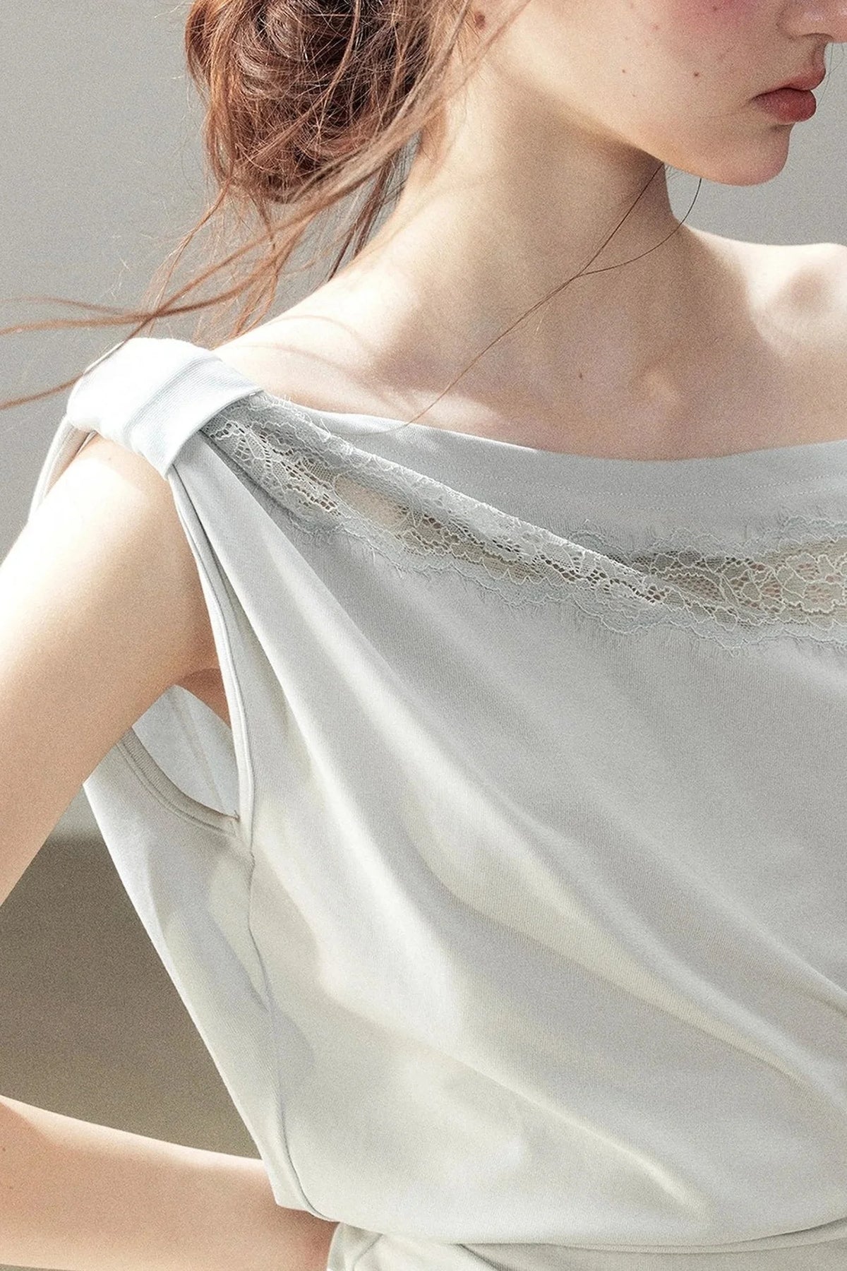Lace Off-Shoulder Short Design T-Shirt