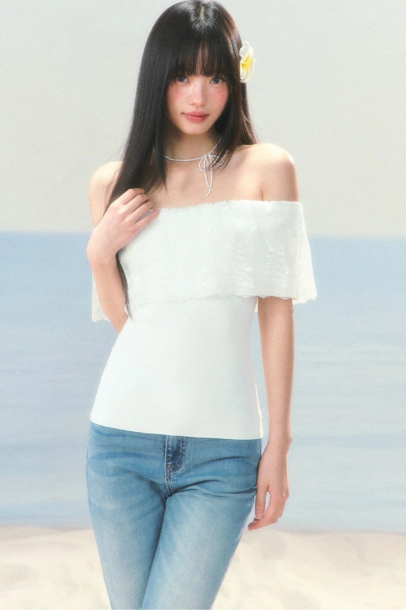 Lace Splicing One-Shoulder Top