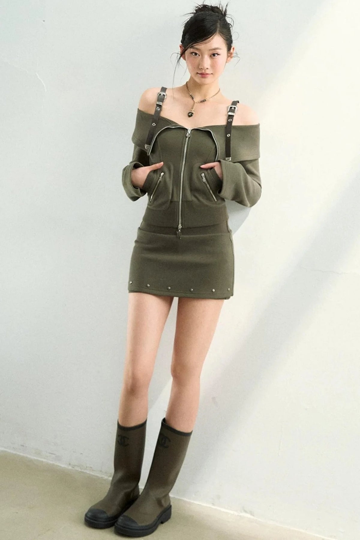 Leather-Trimmed Off-Shoulder Set-Up