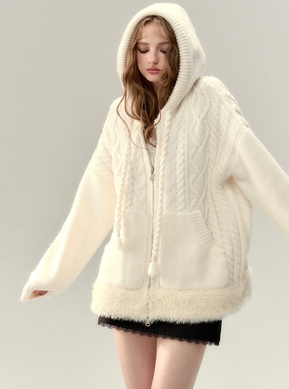 Loose hooded cable twist pattern thermal jacket