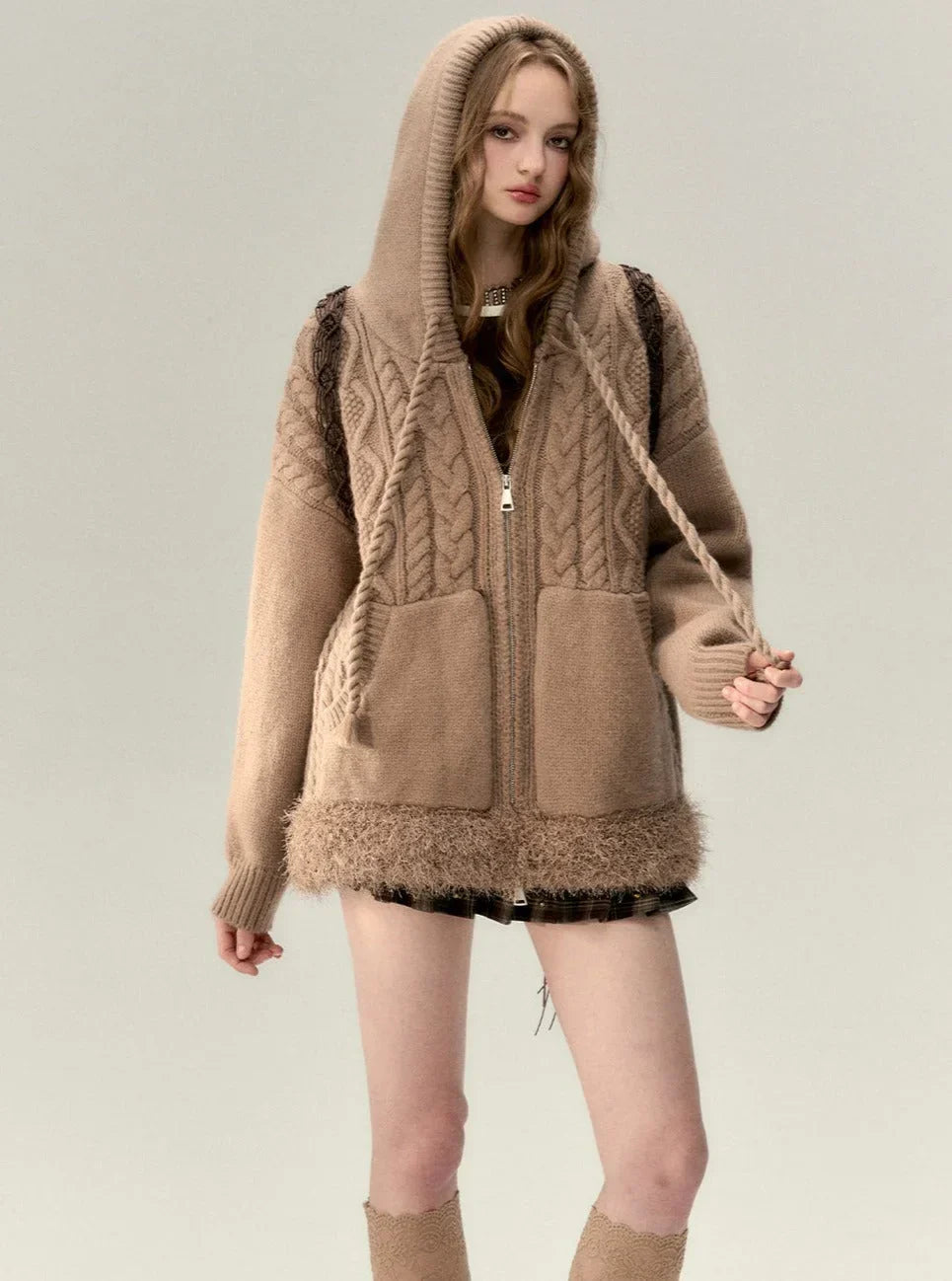 Loose hooded cable twist pattern thermal jacket