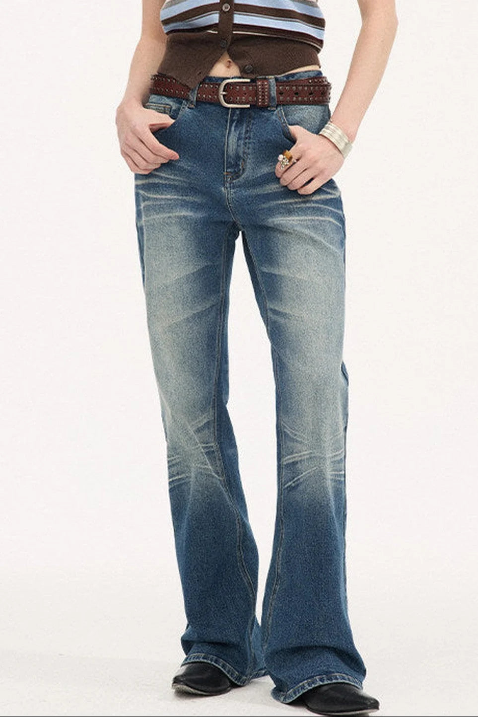 Low-Waist Wide-Leg Jeans
