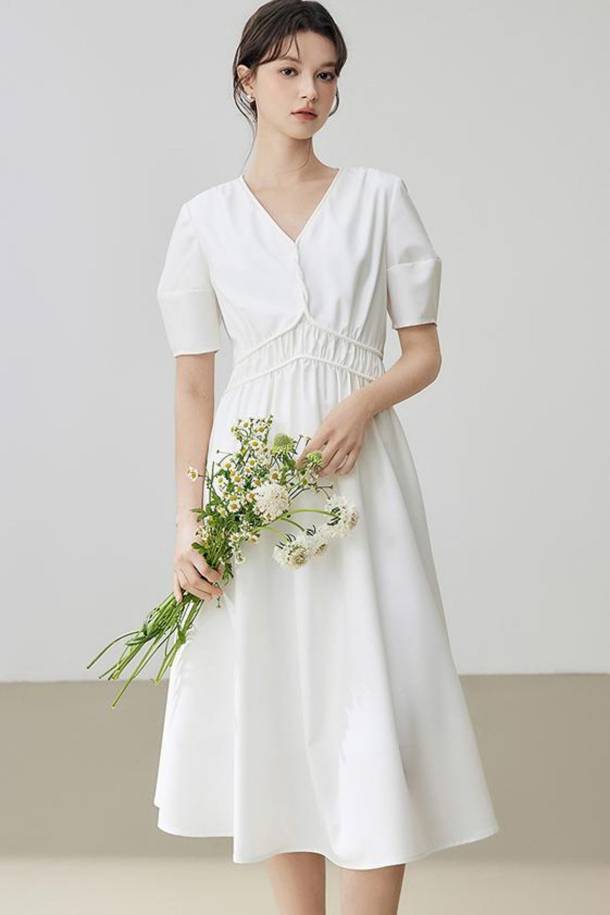 Minimalist Solid Puff Sleeve Dress