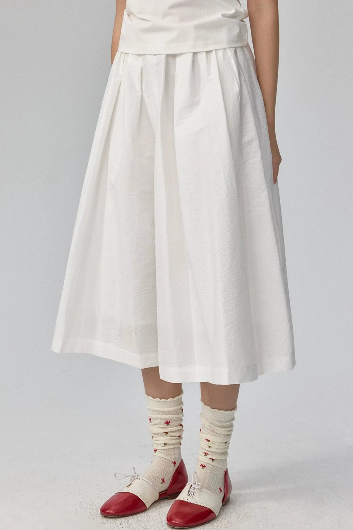 Pleated Cropped Wide-Leg Pants