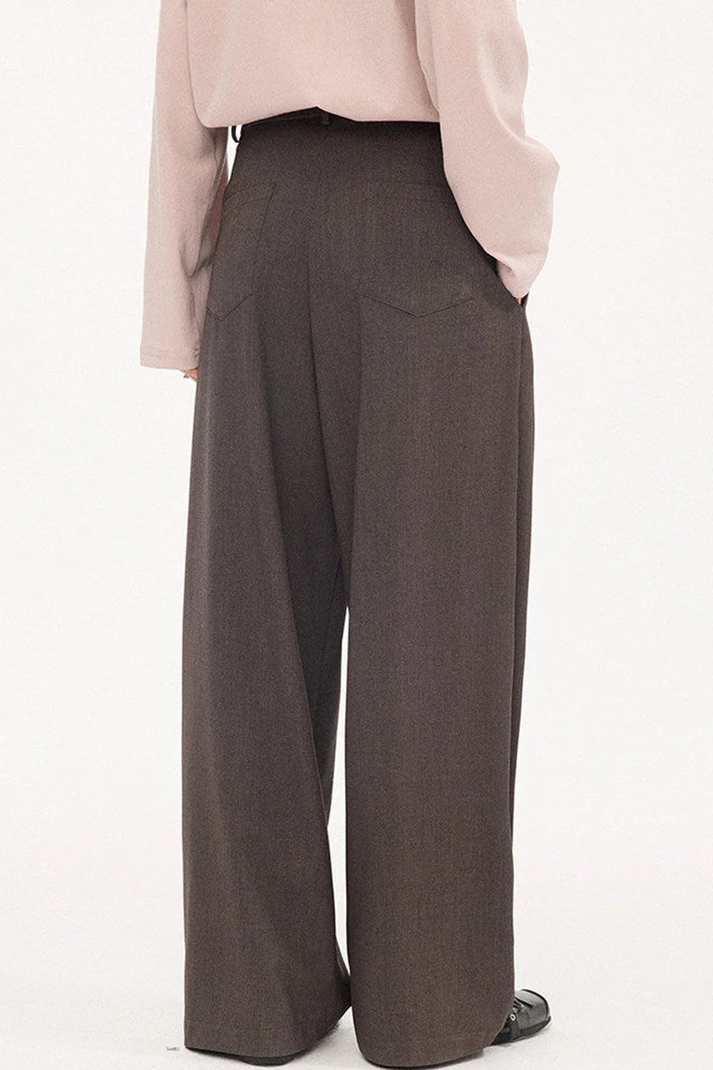 Pleated Curved Wide-Leg Pants