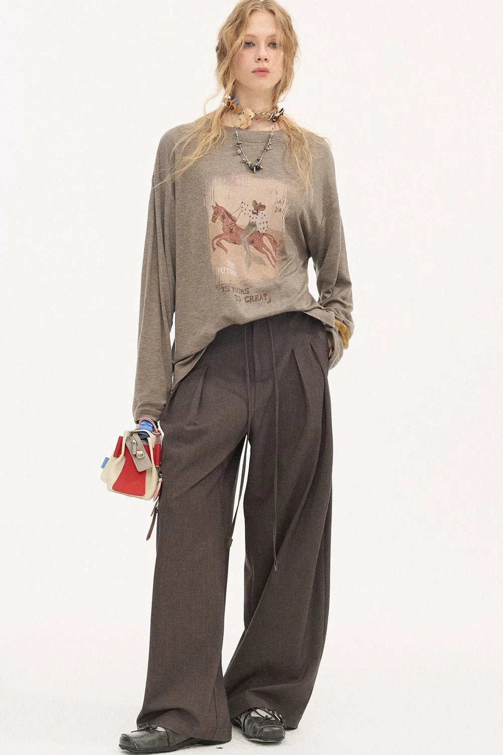 Pleated Curved Wide-Leg Pants