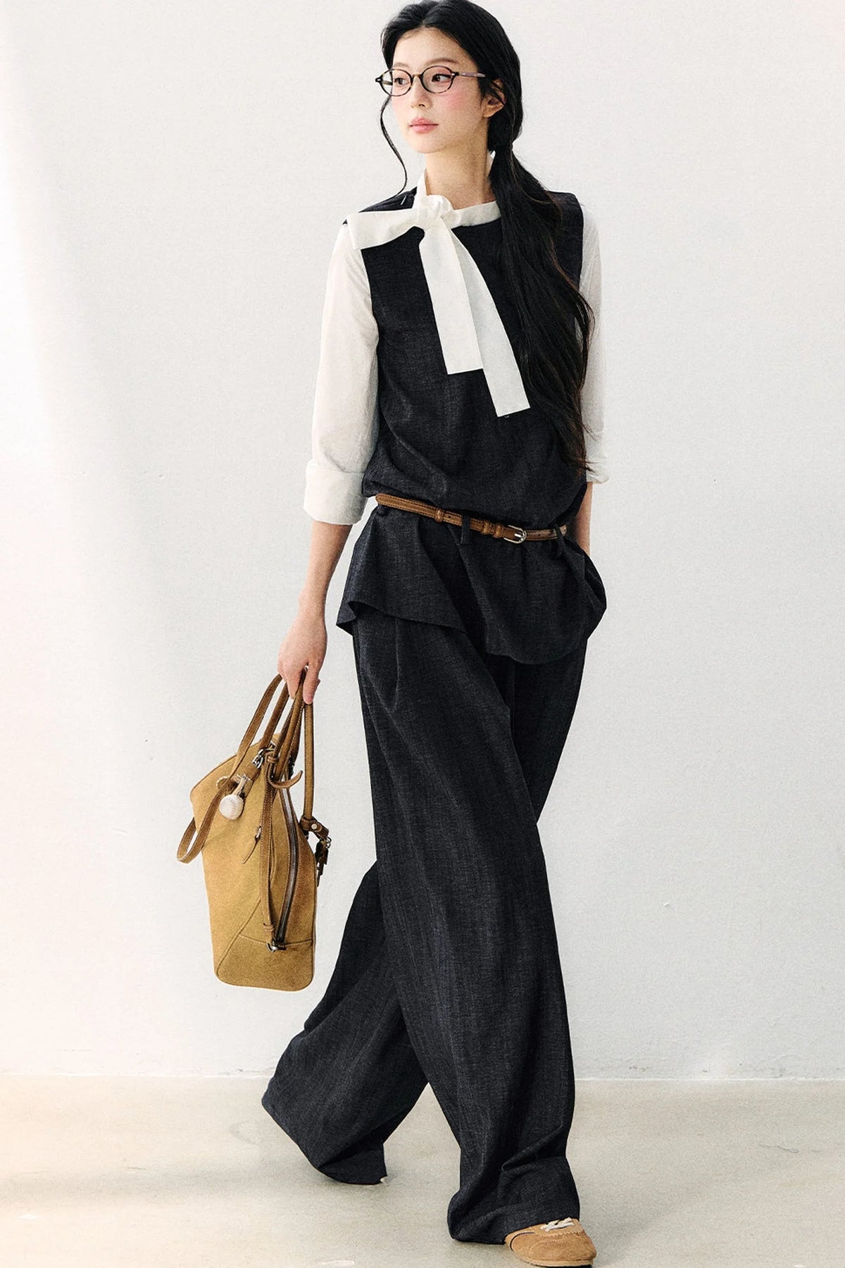 Pleated Washed Wide Leg Jeans
