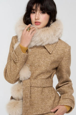 A luxurious real fox fur collar scarf in a soft chiffon milk white color.