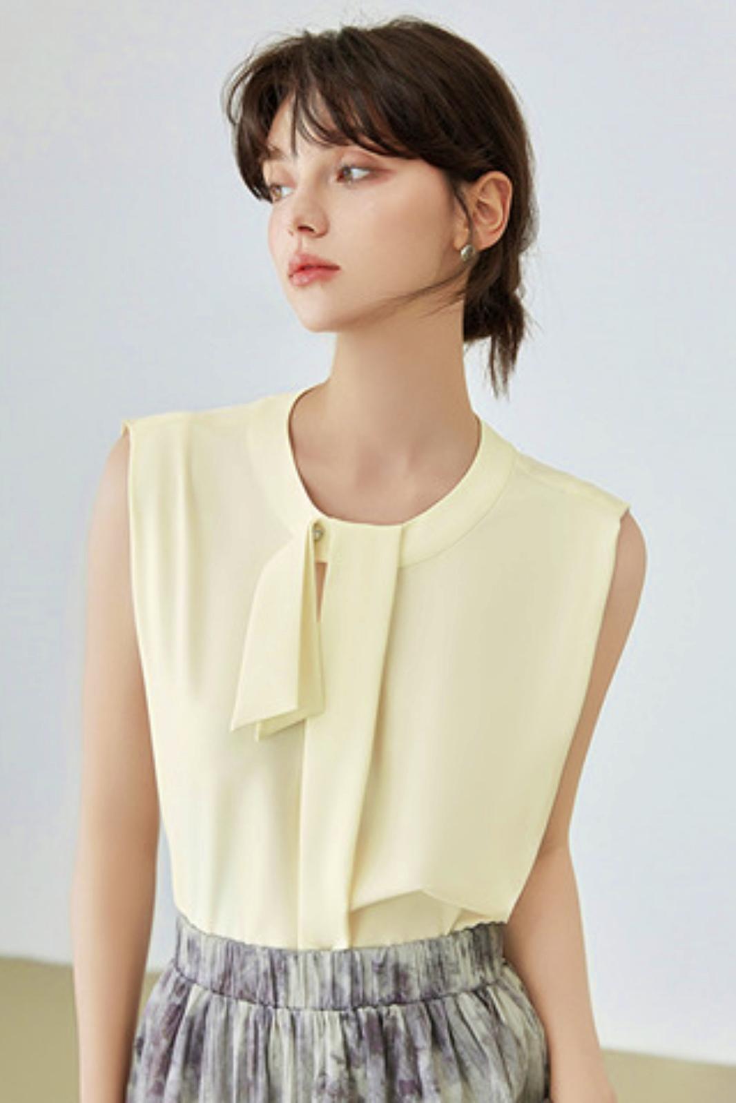 Refined Office Look Sleeveless Top