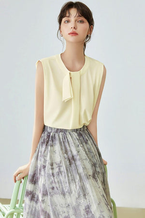Refined Office Look Sleeveless Top