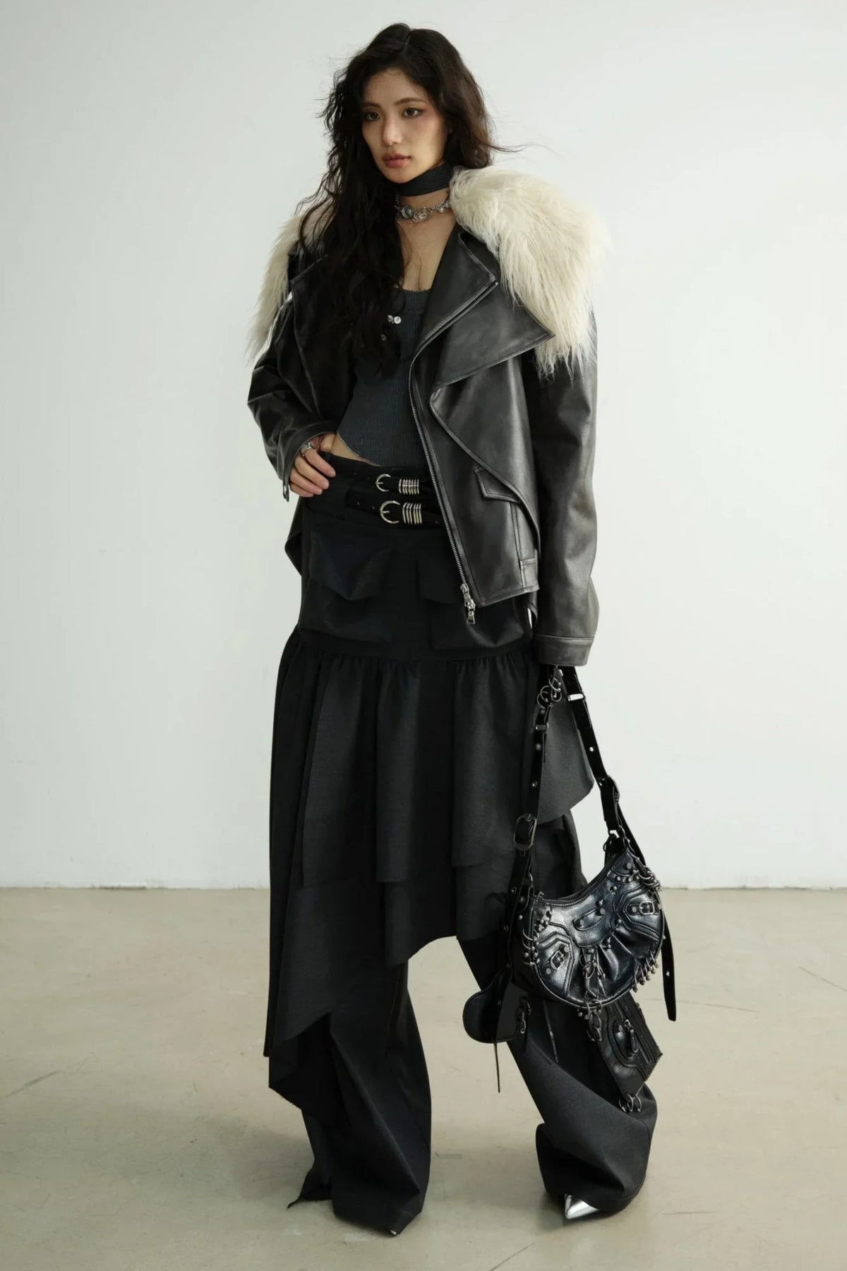 Restrained Pleated Casual Pants With Skirt Set-Up